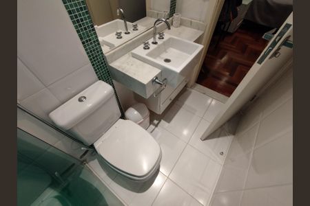 Casa à venda com 225m², 3 quartos e 5 vagas Casa à venda com 225m², 3 quartos e 5 vagasBanheiro - torneira