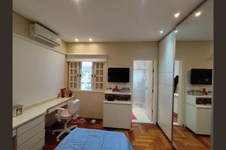 Casa à venda com 225m², 3 quartos e 5 vagas Casa à venda com 225m², 3 quartos e 5 vagasSuíte 2