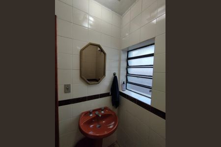 Casa à venda com 225m², 3 quartos e 5 vagas Casa à venda com 225m², 3 quartos e 5 vagasBanheiro - torneira