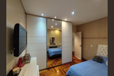Casa à venda com 225m², 3 quartos e 5 vagas Casa à venda com 225m², 3 quartos e 5 vagasSuíte 2