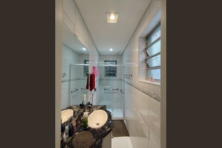 Casa à venda com 225m², 3 quartos e 5 vagas Casa à venda com 225m², 3 quartos e 5 vagasBanheiro - torneira