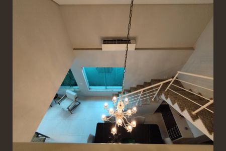 Casa à venda com 225m², 3 quartos e 5 vagas Casa à venda com 225m², 3 quartos e 5 vagasSala