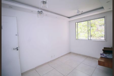Sala de apartamento para alugar com 2 quartos, 45m² em Pavuna, Nilópolis