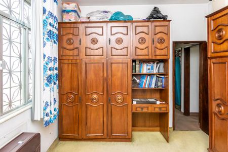 Casa à venda com 182m², 5 quartos e 4 vagasQuarto 1 - Armários