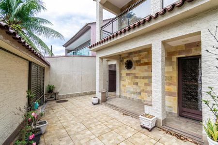 Casa à venda com 182m², 5 quartos e 4 vagasVaranda 