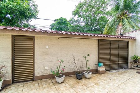 Casa à venda com 182m², 5 quartos e 4 vagasVaranda 