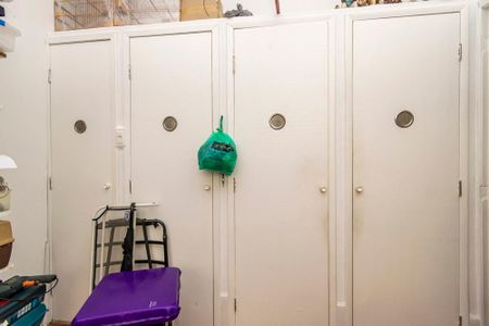 Casa à venda com 182m², 5 quartos e 4 vagasQuarto 5 Suíte - Armário