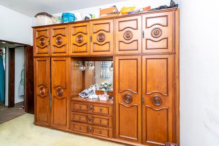 Casa à venda com 182m², 5 quartos e 4 vagasQuarto 1 - Armários