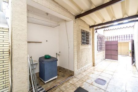 Casa à venda com 182m², 5 quartos e 4 vagasÁrea de Serviço