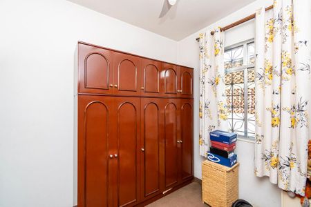 Casa à venda com 182m², 5 quartos e 4 vagasQuarto 4 - Armários