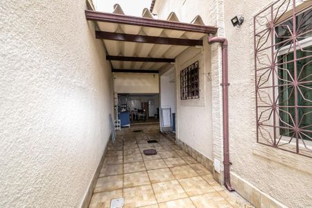 Casa à venda com 182m², 5 quartos e 4 vagasVaranda 