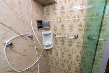 Casa à venda com 182m², 5 quartos e 4 vagasBanheiro 2