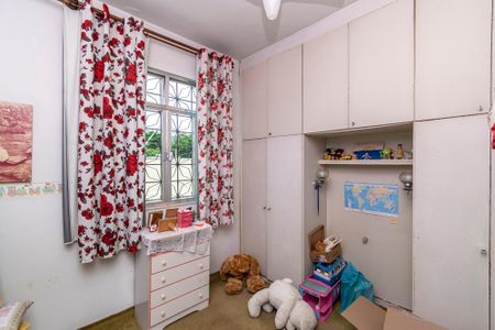 Casa à venda com 182m², 5 quartos e 4 vagasQuarto 2