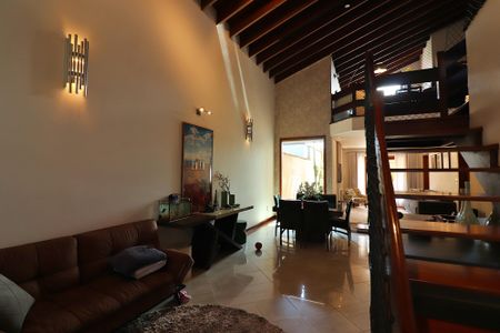 Sala  de casa à venda com 5 quartos, 300m² em Parque dos Passaros, São Bernardo do Campo