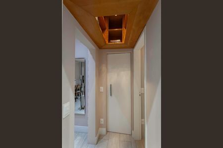 Corredor de apartamento à venda com 2 quartos, 55m² em Planalto, Belo Horizonte