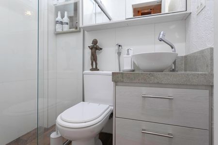 Apartamento à venda com 55m², 2 quartos e 1 vaga Apartamento à venda com 55m², 2 quartos e 1 vagaBanheiro social