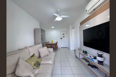 Sala de apartamento para alugar com 2 quartos, 70m² em Barra da Tijuca, Rio de Janeiro