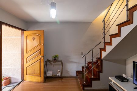 Sala de casa de condomínio à venda com 2 quartos, 66m² em Vila Carmosina, São Paulo