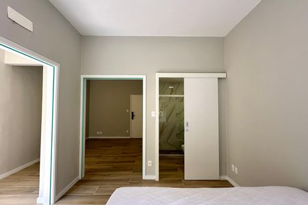 Quarto de apartamento à venda com 1 quarto, 45m² em Leme, Rio de Janeiro
