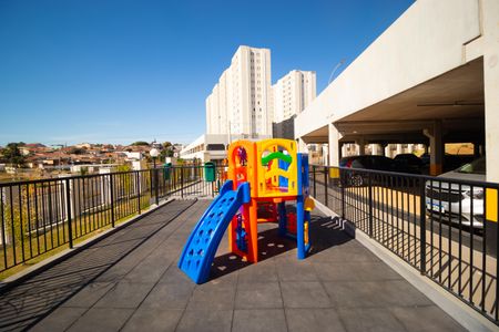 Apartamento para alugar com 42m², 2 quartos e 1 vaga Apartamento para alugar com 42m², 2 quartos e 1 vagaÁrea comum - Playground