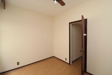 Quarto 1 de apartamento para alugar com 2 quartos, 70m² em Ilha Governador, Rio de Janeiro
