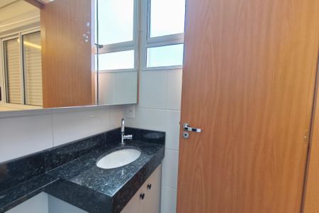 Banheiro Suíte de apartamento para alugar com 2 quartos, 55m² em Fundacao da Casa Popular, Campinas