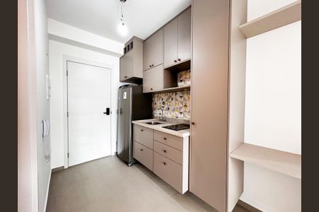 Cozinha de apartamento para alugar com 1 quarto, 25m² em Jardim das Acacias, São Paulo
