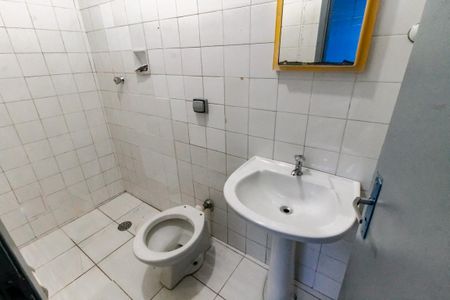 Lavabo de casa para alugar com 4 quartos, 110m² em Jardim Maria Rosa, Taboão da Serra