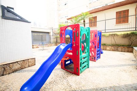 Apartamento à venda com 148m², 4 quartos e 3 vagas