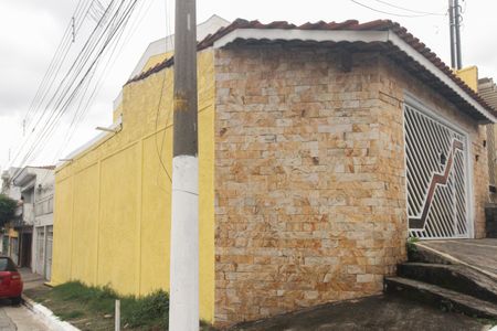 Casa à venda com 75m², 2 quartos e 2 vagasFachada 