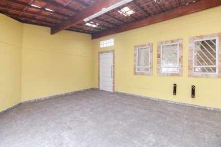 Casa à venda com 75m², 2 quartos e 2 vagasGaragem 