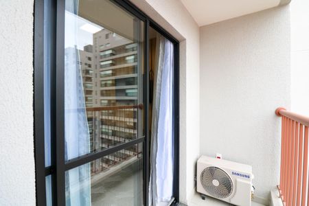 Varanda de kitnet/studio para alugar com 1 quarto, 25m² em Jardim das Acacias, São Paulo