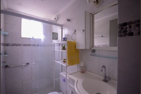 Banheiro  de apartamento à venda com 2 quartos, 57m² em Jardim Celeste, São Paulo