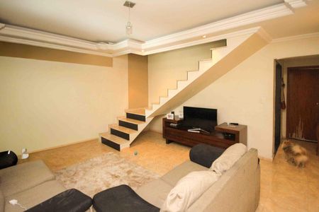 Sala de casa para alugar com 3 quartos, 110m² em Vila Ivone, São Paulo