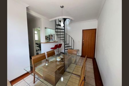 Apartamento à venda com 2 quartos, 104m² em Sagrada Família, Belo Horizonte