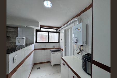 Apartamento à venda com 177m², 3 quartos e 3 vagas Apartamento à venda com 177m², 3 quartos e 3 vagas Cozinha e Área de Serviço