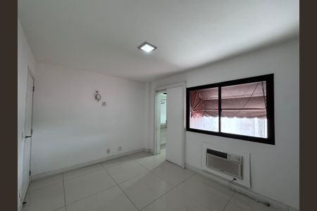 Apartamento à venda com 177m², 3 quartos e 3 vagas Apartamento à venda com 177m², 3 quartos e 3 vagasSuíte 1