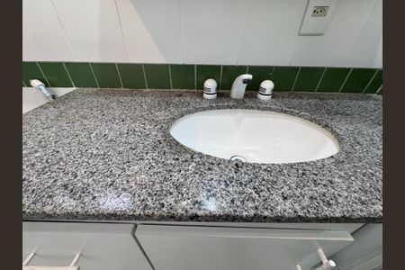 Apartamento à venda com 177m², 3 quartos e 3 vagas Apartamento à venda com 177m², 3 quartos e 3 vagasSuíte 1 - Banheiro