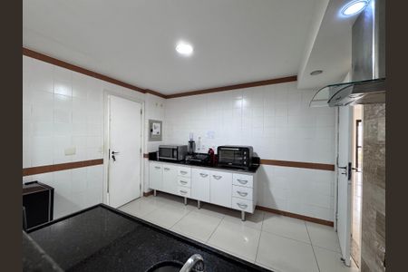 Apartamento à venda com 177m², 3 quartos e 3 vagas Apartamento à venda com 177m², 3 quartos e 3 vagas Cozinha e Área de Serviço