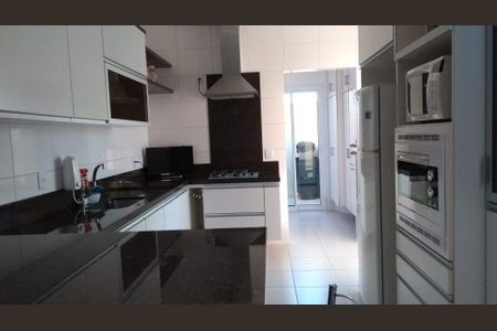 Casa à venda com 3 quartos, 220m² em Jardim Pacaembu, Jundiaí