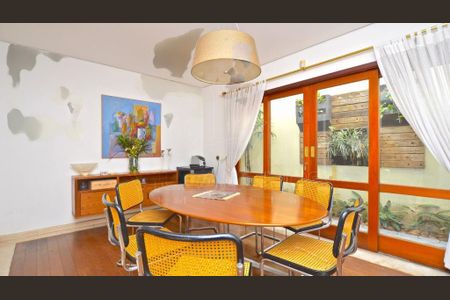 Casa à venda com 4 quartos, 400m² em Alto da Lapa, São Paulo