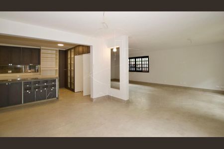 Casa à venda com 3 quartos, 215m² em Alto de Pinheiros, São Paulo