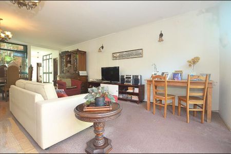 Casa à venda com 3 quartos, 250m² em Vila Madalena, São Paulo