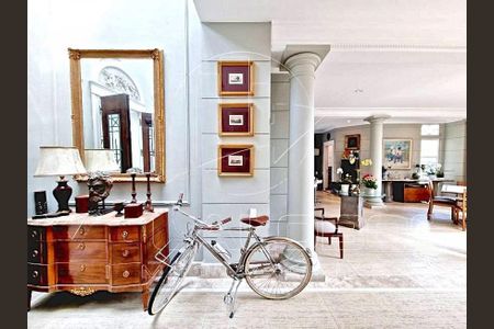 Casa à venda com 3 quartos, 574m² em Bela Aliança, São Paulo