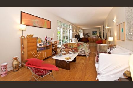 Casa à venda com 4 quartos, 383m² em Vila Madalena, São Paulo