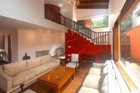 Casa à venda com 3 quartos, 350m² em Alto de Pinheiros, São Paulo