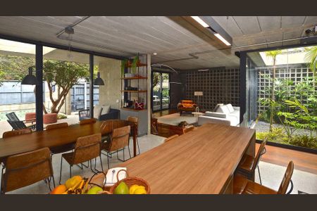 Casa à venda com 3 quartos, 280m² em Alto da Lapa, São Paulo