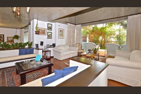 Casa à venda com 3 quartos, 521m² em Sumaré, São Paulo