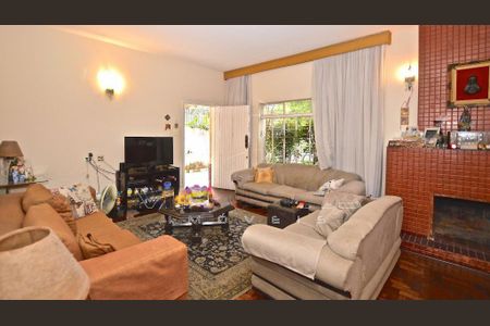 Casa à venda com 3 quartos, 195m² em Vila Madalena, São Paulo