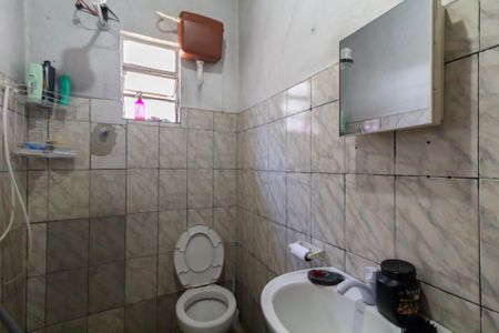 Banheiro de casa para alugar com 1 quarto, 40m² em Itaquera, São Paulo